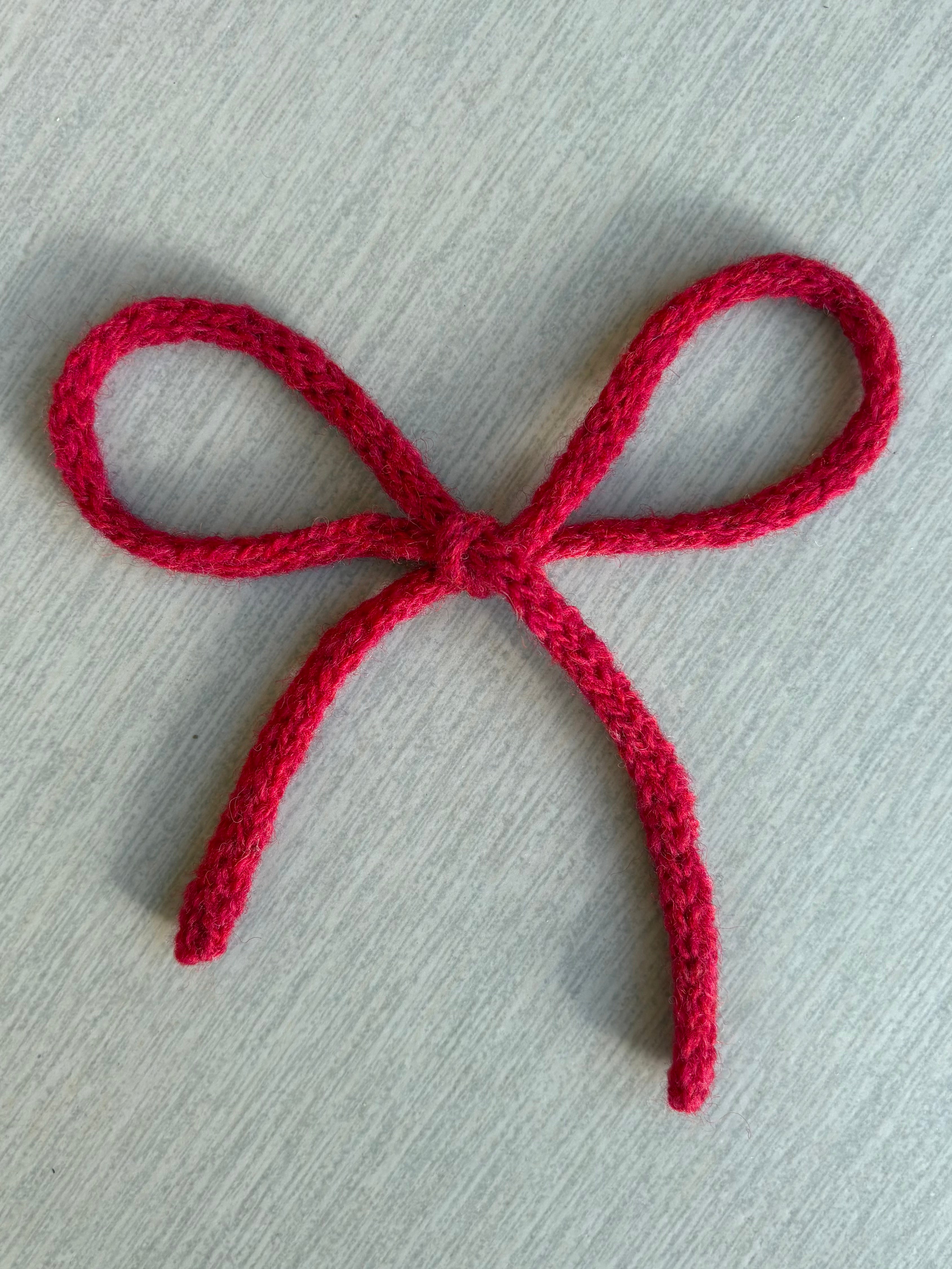 Woollen bows