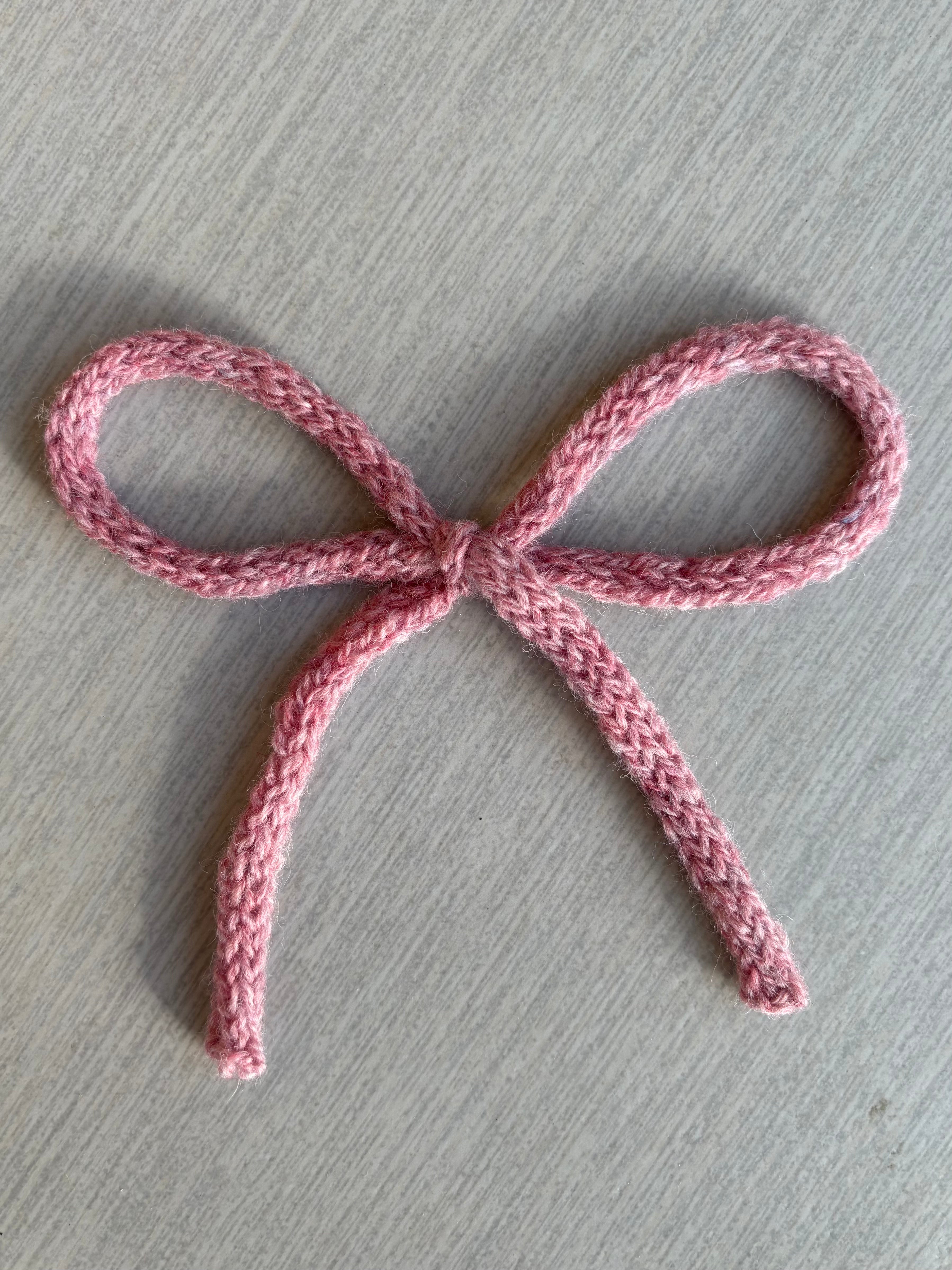 Woollen bows